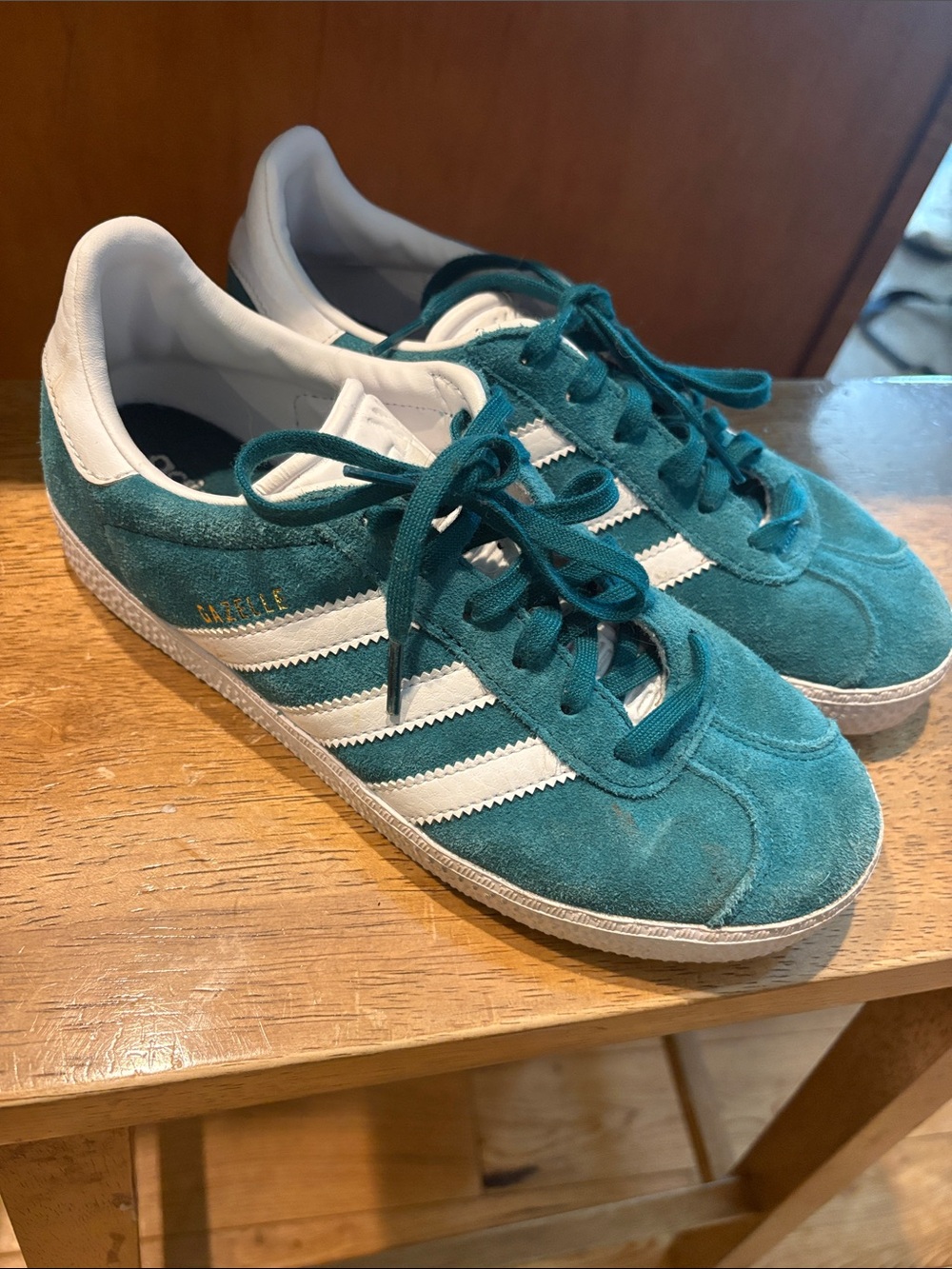 adidas Gazelle Suede Sneakers Teal with White Stripes girls size 4